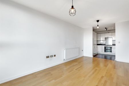 House To Let - Photo 2