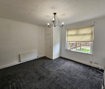 2 bedroom end of terrace house to rent - Photo 3