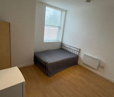 Flat 3, Church Road, Armley, Leeds, LS12 1TZ - Photo 1