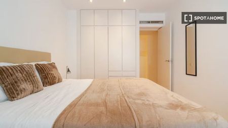 3 room luxury Apartment for rent in Madrid, Autonomous Region of Madrid - Photo 2