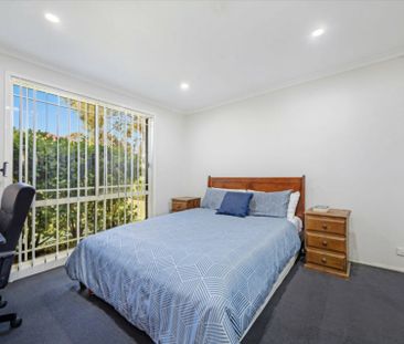 Beautiful 3 Bedroom Home - Great Location! - Photo 4