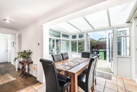 4 bedroom link detached house to rent - Photo 4