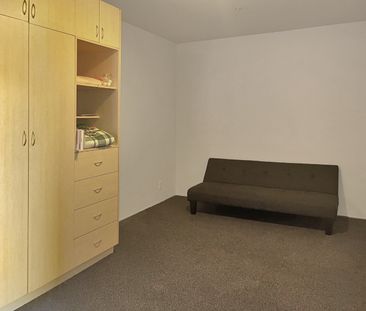 Perfect for students -Spacious 6-Bedroom Apartment in the Heart of ... - Photo 3