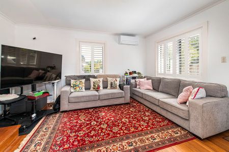 Fully Furnished 2-Bedroom Home - Photo 2