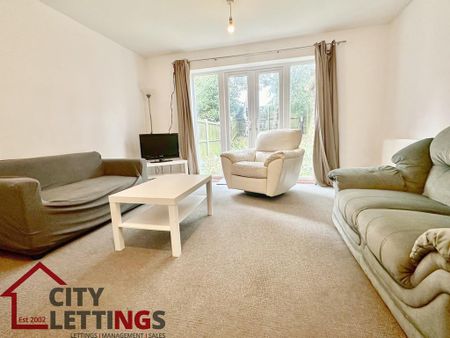 1 bedroom in a house share to rent - Photo 2