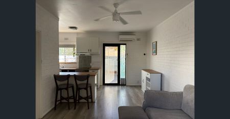 Coastal living - Private Courtyard and Pet Friendly! - Photo 4