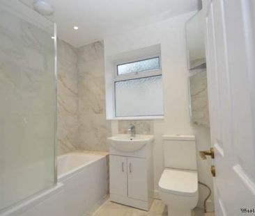 3 bedroom property to rent in Addlestone - Photo 4