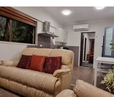Cosy Small 1-bdrm Excellent Location Best Schools - Photo 1