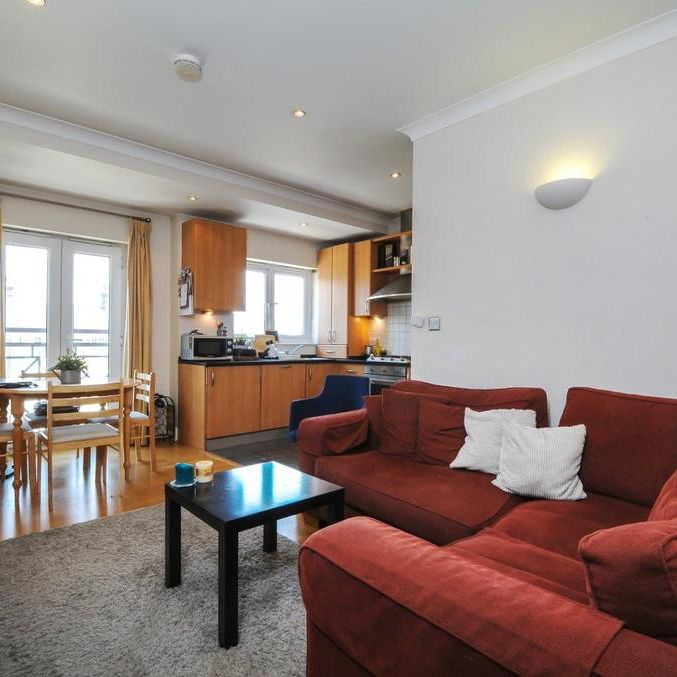 2 bedroom flat to rent - Photo 1