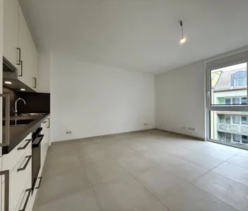 BEZUGSFERTIG: Neubau-Erstbezug mit Freifläche und Küche! - Foto 2