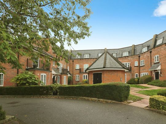 Flat to rent on - Photo 1