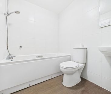 3 bedroom terraced house to rent - Photo 6