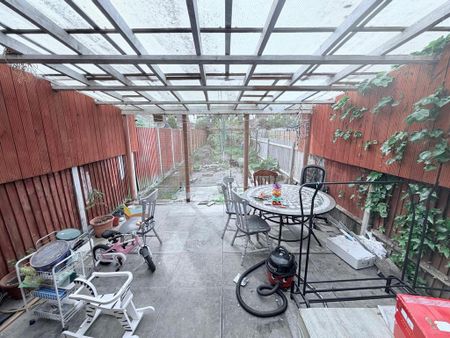 2 bedroom terraced house to rent - Photo 4