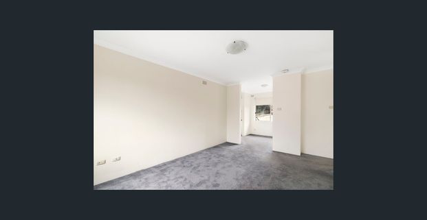 BRIGHT & SPACIOUS! - Photo 1