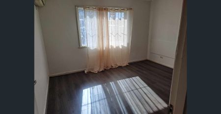 Open plan leaving - Photo 2