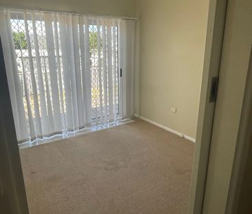 Prime Location! - Photo 3