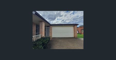 Stylish Family Home in Forestville - For Rent - Photo 2