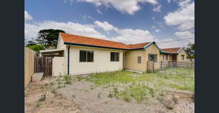 Charming Low-Maintenance Home.. - Photo 4