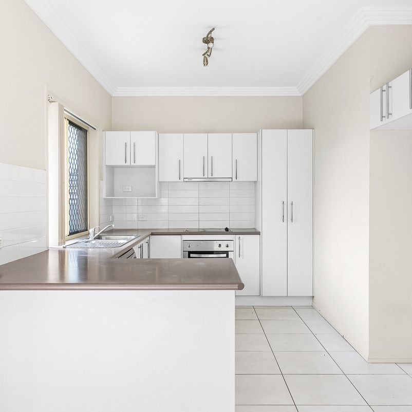 Charming 3-Bedroom Home with Modern Comforts - Photo 1