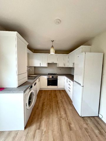 3 bedroom semi-detached house to rent - Photo 5