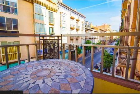 Alquiler de piso en Plaza Victoria, 17 - Photo 2