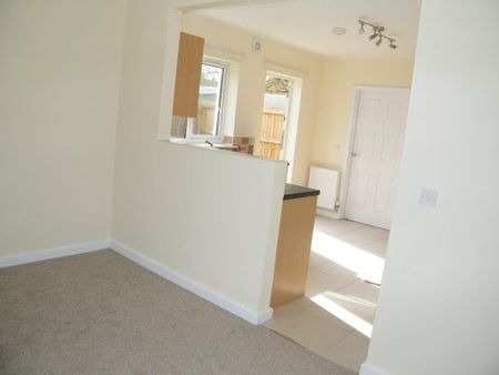 Sergeants Court, Tetbury, GL8 - Photo 2