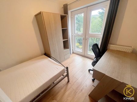 5 bedroom detached house to rent - Photo 3