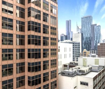 Stylish 2-Bedroom Apartment in the Heart of Melbourne - Photo 1