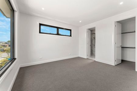 1/5 Morinda Crescent, Doncaster East - Photo 2