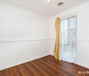 Spacious 3 Bedroom Home in Bonython – Available Now - Photo 5