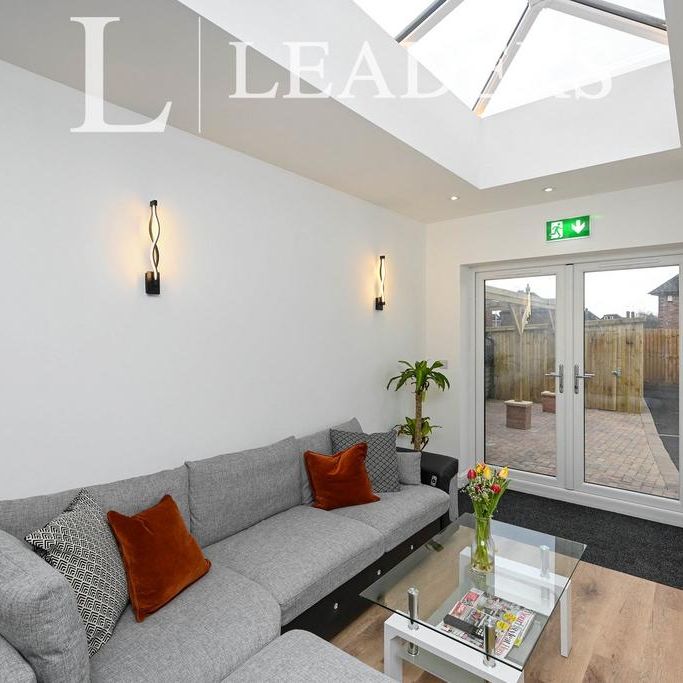 1 bedroom in a house share to rent - Photo 1