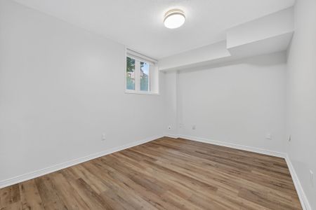 For Lease - 5050 Intrepid Drive Unit# 20, Mississauga, Ontario - Photo 4