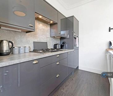 3 bedroom maisonette to rent - Photo 3