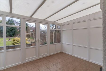 3 bedroom semi-detached house to rent - Photo 4