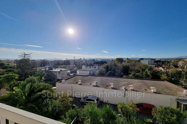 Location Appartement 3 pièces 72m² ST LAURENT DU VAR 06700 - Photo 1