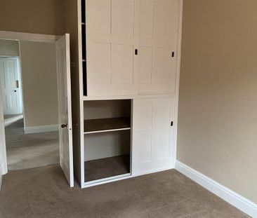 5 bedroom detached house to rent - Photo 4