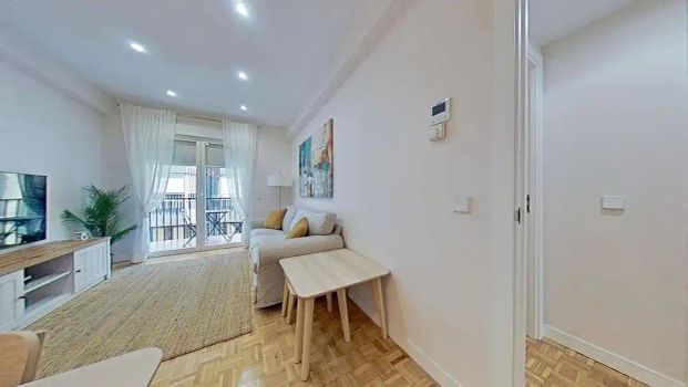 Piso de alquiler en Universidad - Malasaña - Photo 1