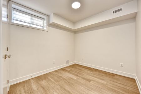 For Lease - 385 McRoberts Avenue Unit# Basement, Toronto, Ontario - Photo 3