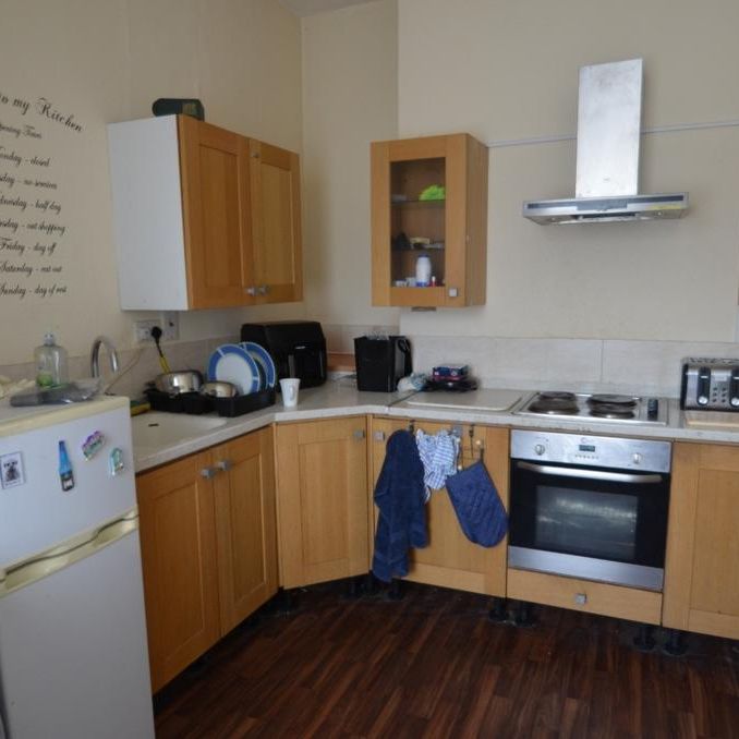 3 bedroom flat to rent - Photo 1