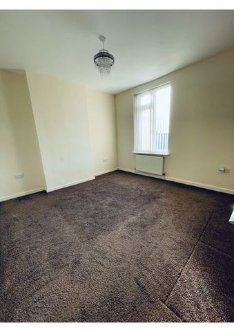 2 Bed Terraced House, Nursery Lane, NG6 - Photo 2