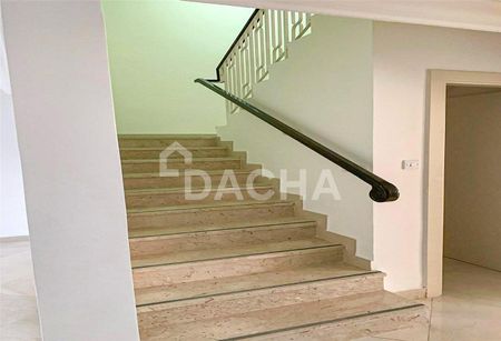 Vacant | Maids Room | Open to Offers - Photo 4