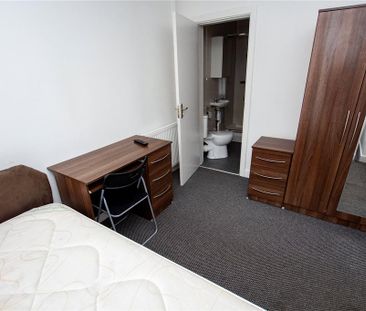 6 bedroom house to rent - Photo 2