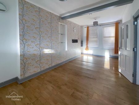 18 Albert Street, Larne, BT40 1LG - Photo 3