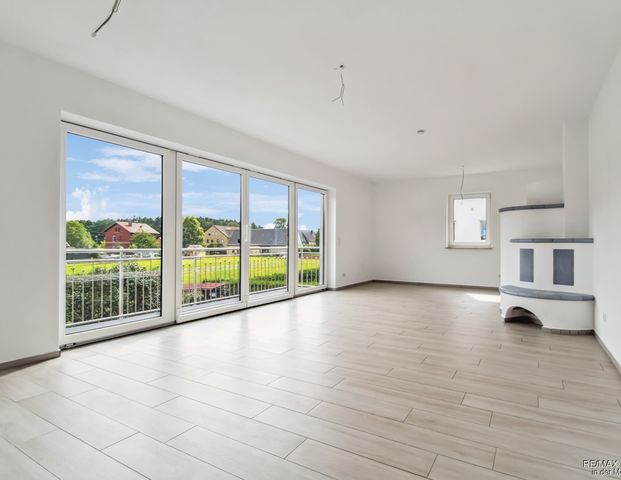 Moderne und großzügige Wohnung mit Einbauküche und Süd-Balkon - Foto 1