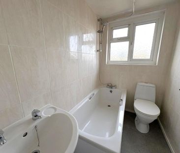 2 bedroom semi-detached house to rent - Photo 4
