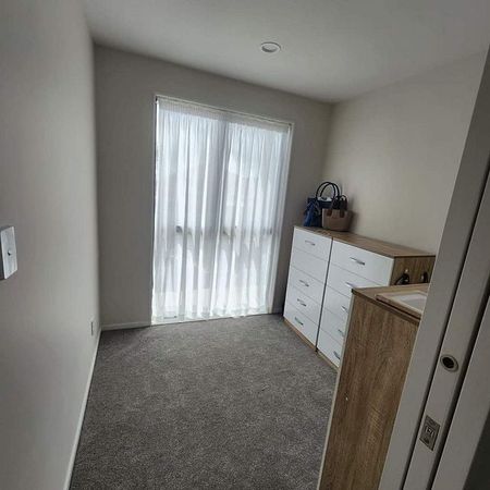 Modern 3BR Home in Bucklands Beach - Photo 5