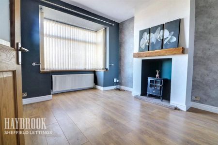 3 bedroom semi-detached house to rent - Photo 3