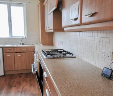 3 bedroom end of terrace house to rent - Photo 1