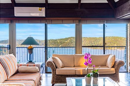 Prestigious Bayview Residence with Panoramic Pittwater and Ocean Views - Photo 2