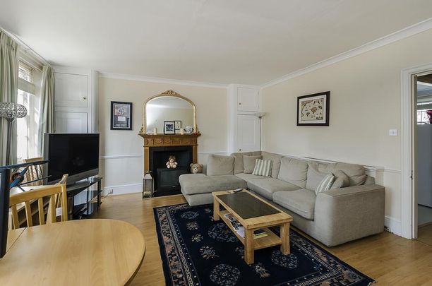 3 bedroom flat to rent - Photo 1